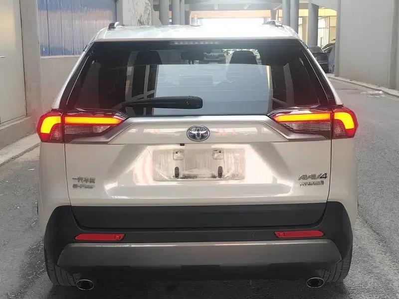 2021 Toyota RAV4 Facelift Hybrid 2.5L CVT AWD Flagship Edition — миниатюра 4