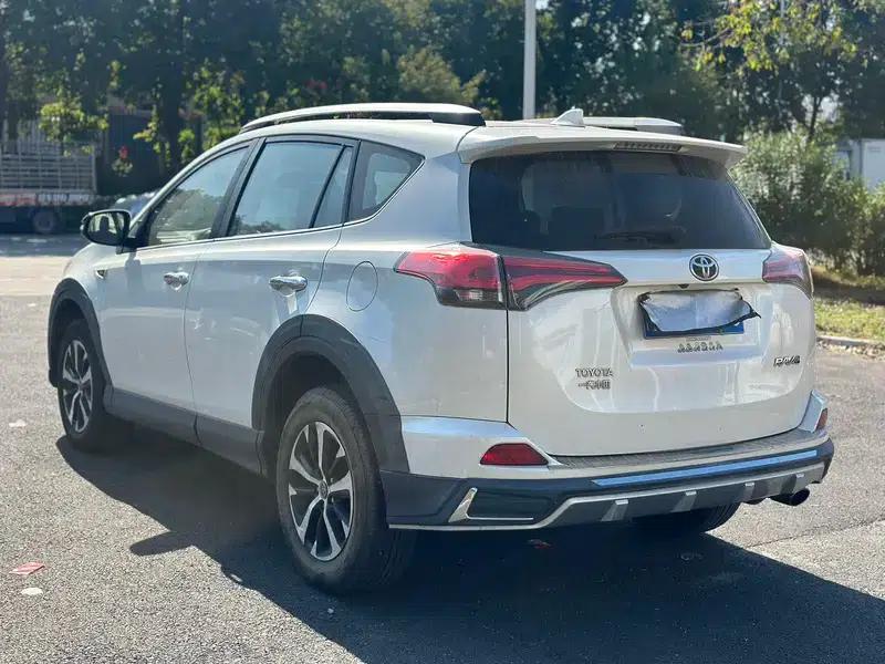 2018 RAV4 2.0L CVT 2WD Fashion X Edition — миниатюра 4