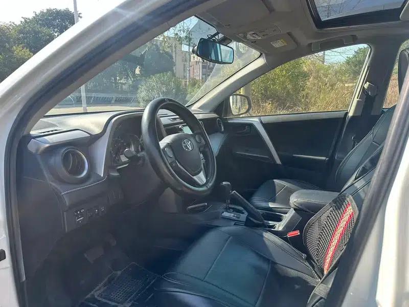 2018 RAV4 2.0L CVT 2WD Fashion X Edition — миниатюра 8