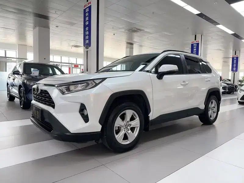 2022 Toyota RAV4 2.0L CVT 2WD Urban Edition — миниатюра 1