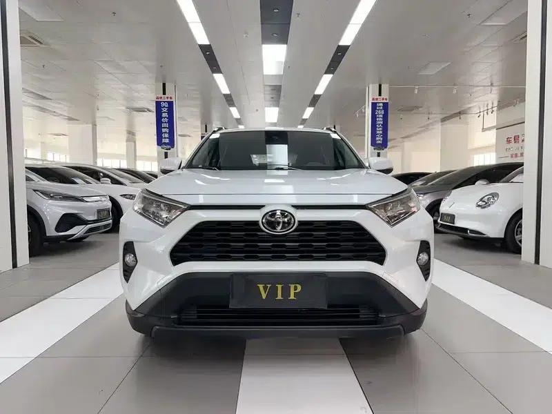 2022 Toyota RAV4 2.0L CVT 2WD Urban Edition — миниатюра 2