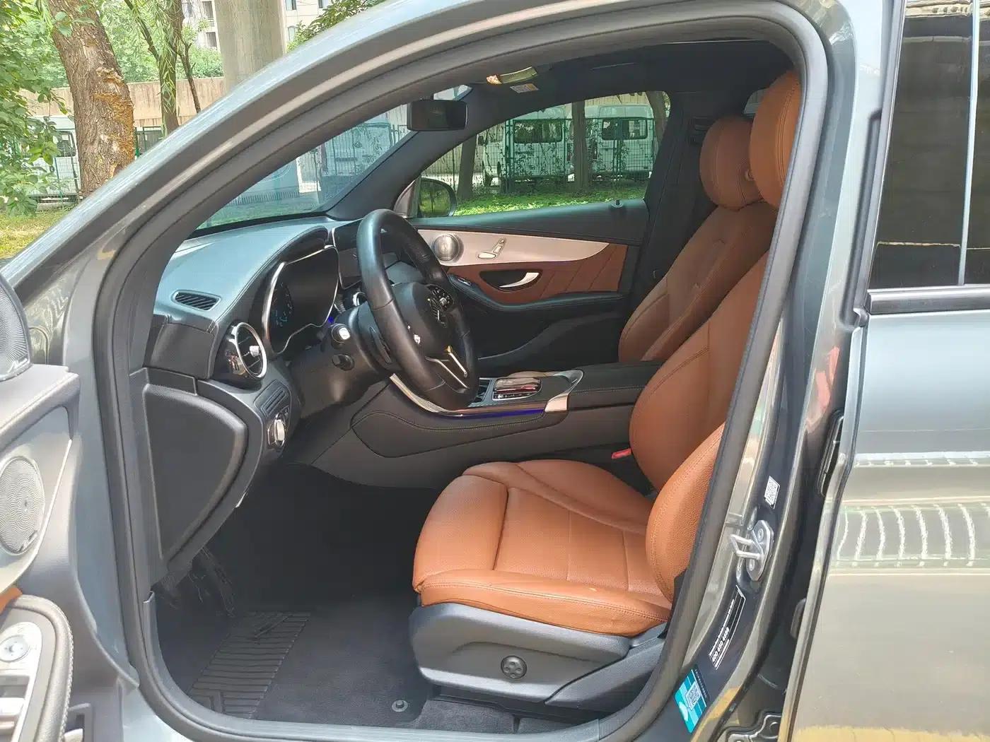 Mercedes-Benz GLC Coupe 2020 GLC 260 4MATIC Coupe SUV — миниатюра 6