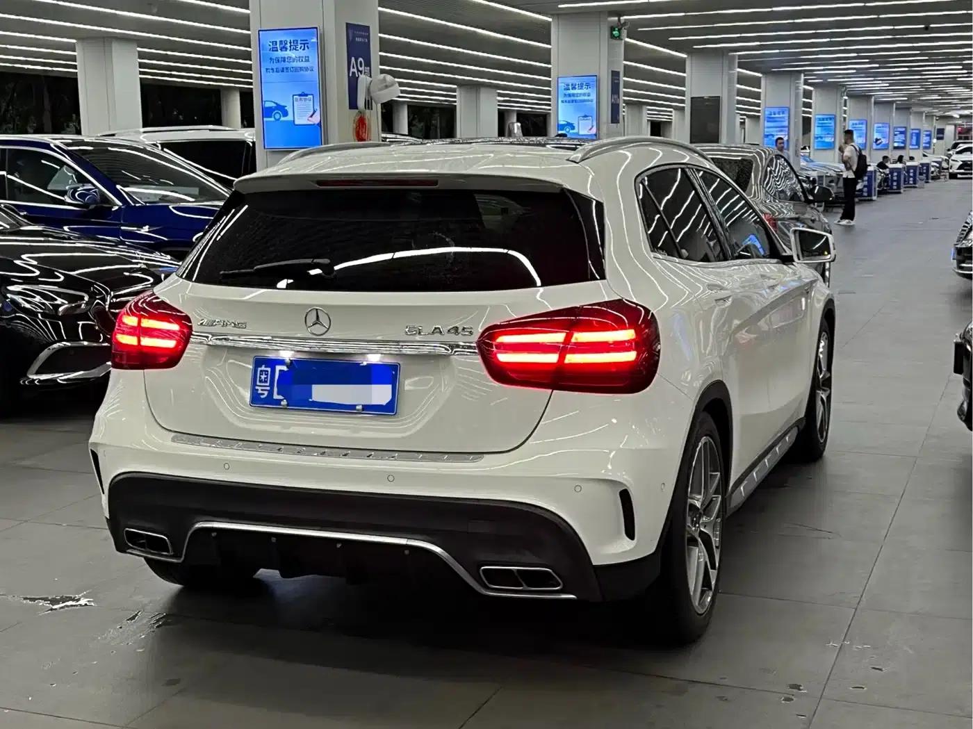 2017 Mercedes-Benz GLA AMG 45 4MATIC — миниатюра 22