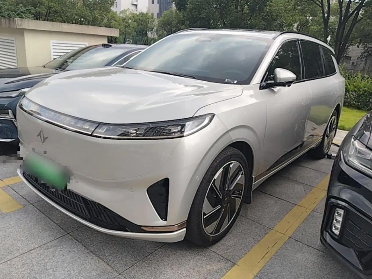 Dongfeng eπ eπ008 2025 210Max Range-Extended Version 5 Seats — миниатюра 1