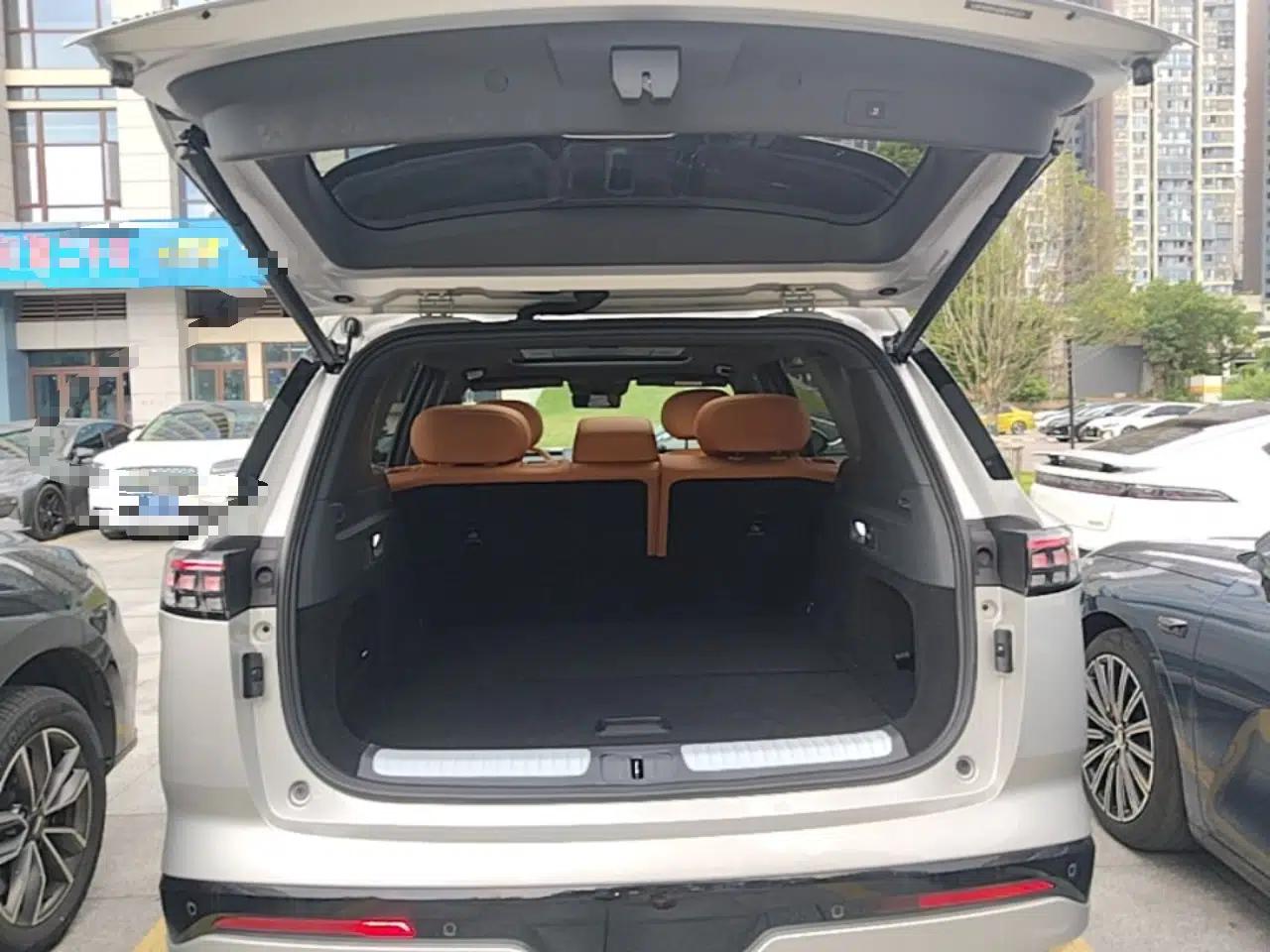 Dongfeng eπ eπ008 2025 210Max Range-Extended Version 5 Seats — миниатюра 22