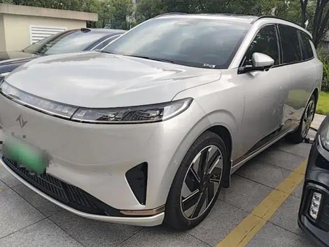 Dongfeng eπ eπ008 2025 210Max Range-Extended Version 5 Seats