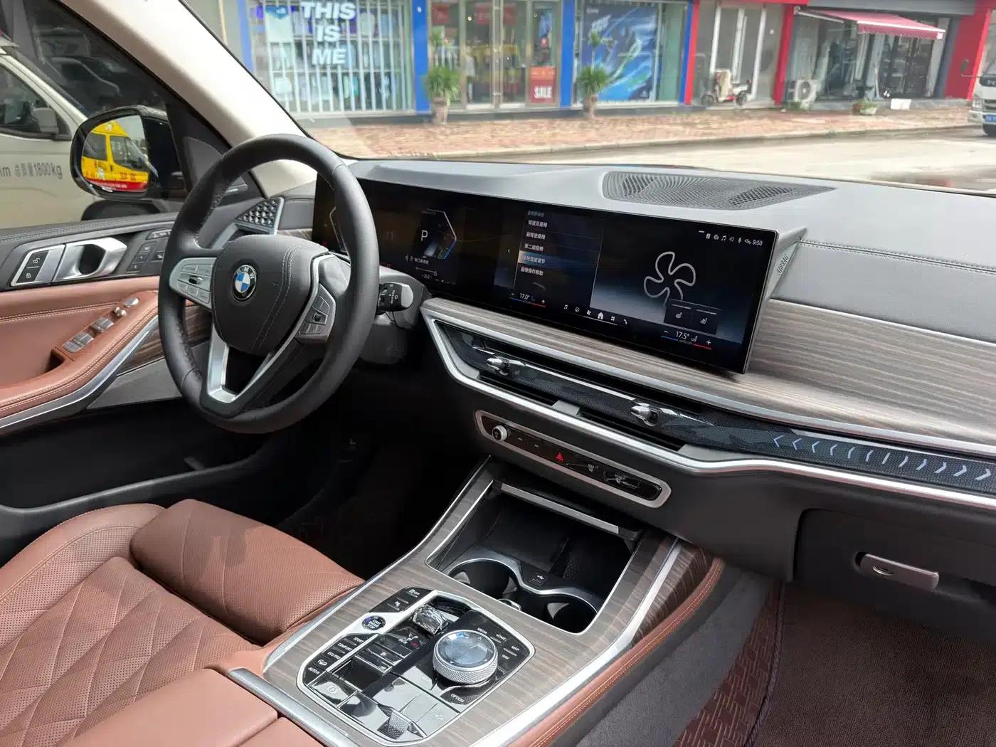 BMW X7 2024 xDrive40i Leading Luxury Package — миниатюра 11