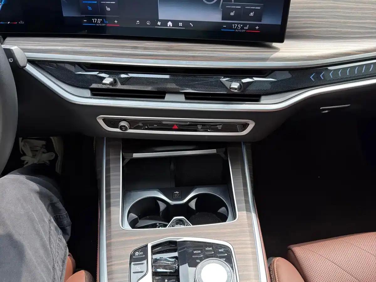 BMW X7 2024 xDrive40i Leading Luxury Package — миниатюра 12
