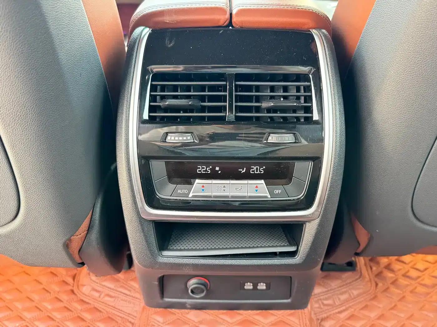 BMW X7 2020 xDrive40i M Sport Package — миниатюра 13