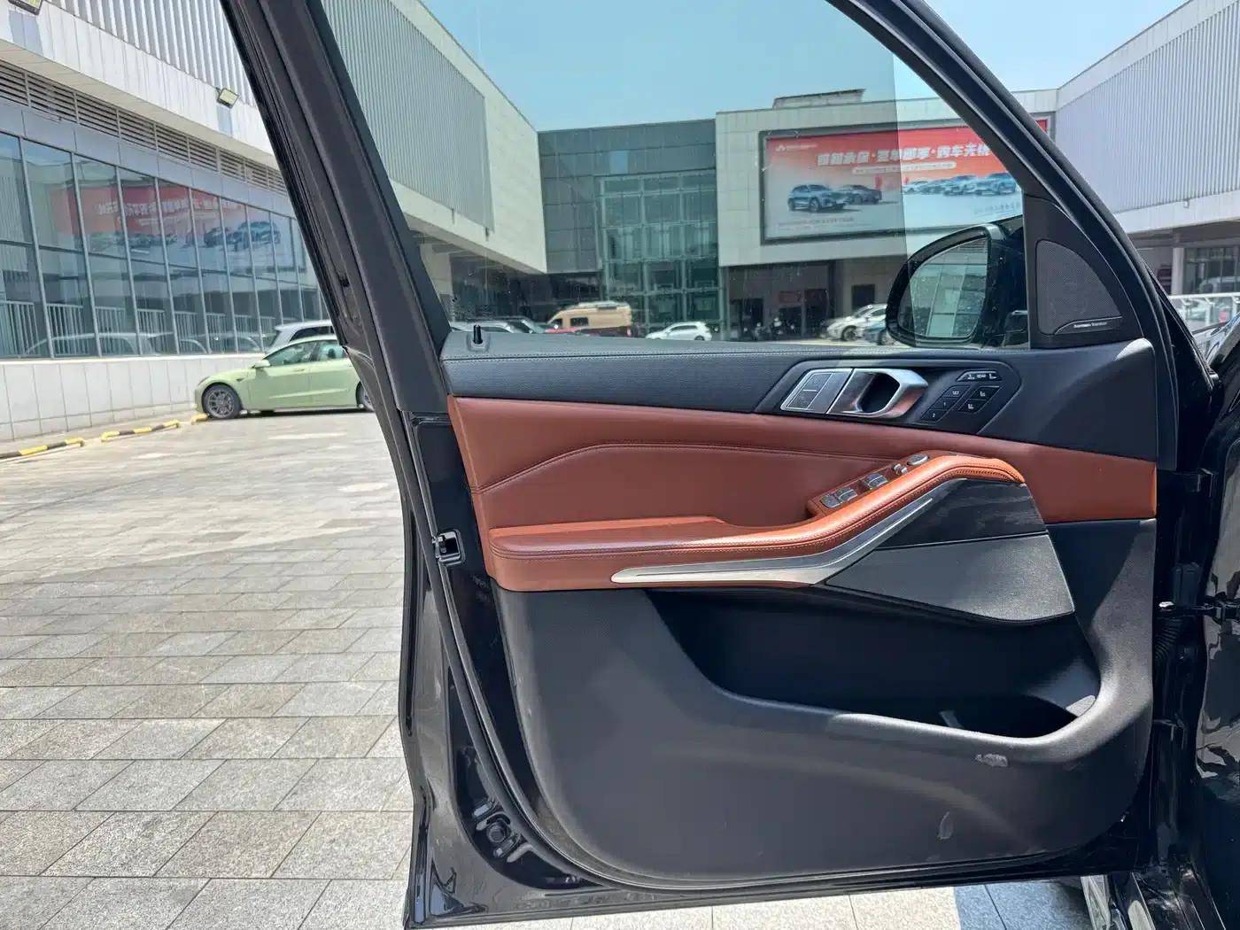 BMW X7 2020 xDrive40i M Sport Package — миниатюра 7