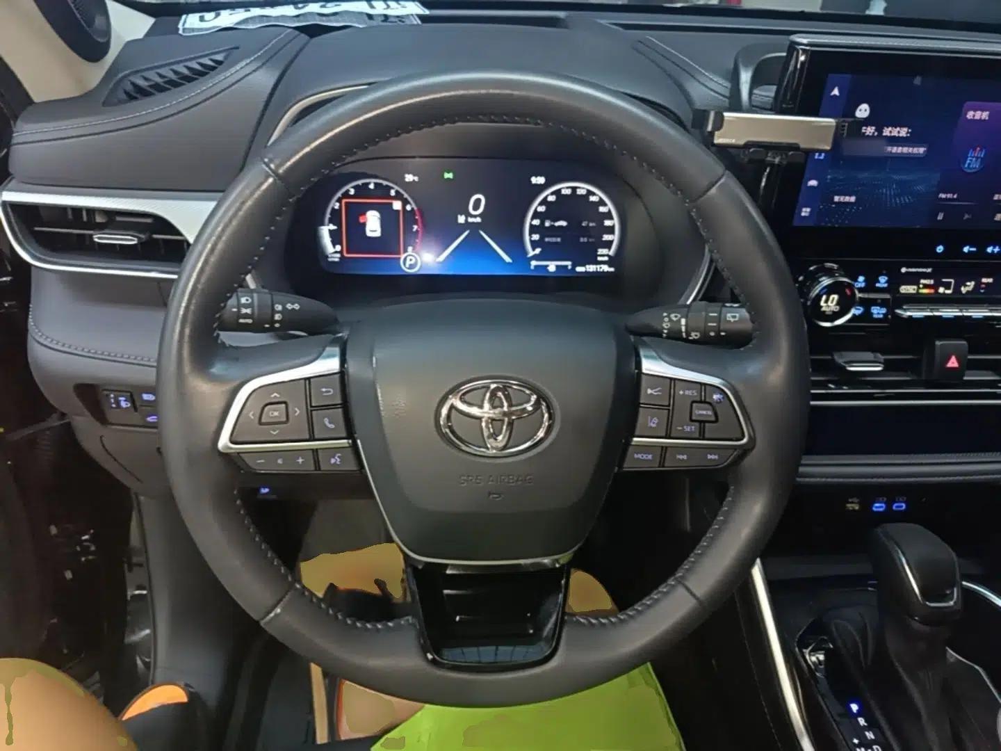 Toyota Highlander 2022 380T Four-Wheel Drive Ultimate 7-Seater — миниатюра 13