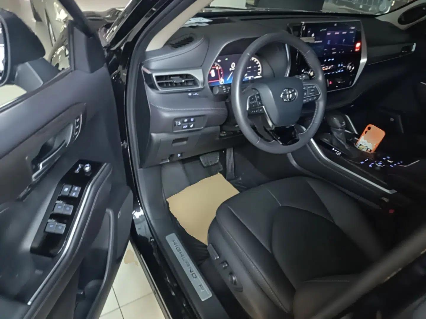 Toyota Highlander 2022 380T Four-Wheel Drive Ultimate 7-Seater — миниатюра 18