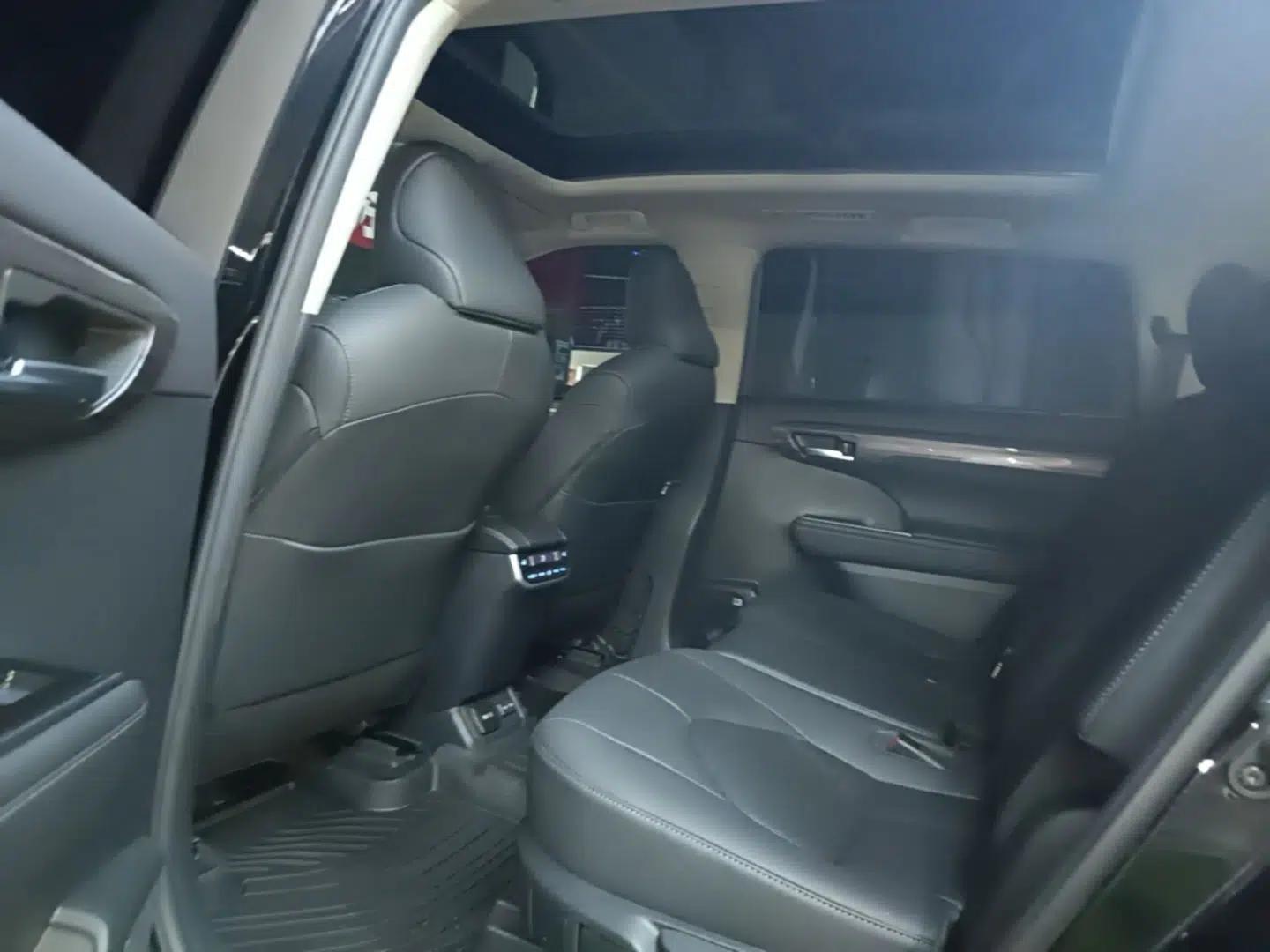 Toyota Highlander 2022 380T Four-Wheel Drive Ultimate 7-Seater — миниатюра 20