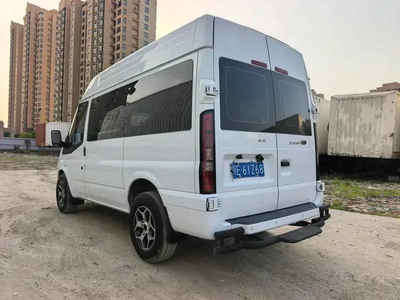 The new generation Ford Transit 2021 Pro 2.2T manual logistics van, short wheelbase, 6 seats, mid-roof. — миниатюра 4