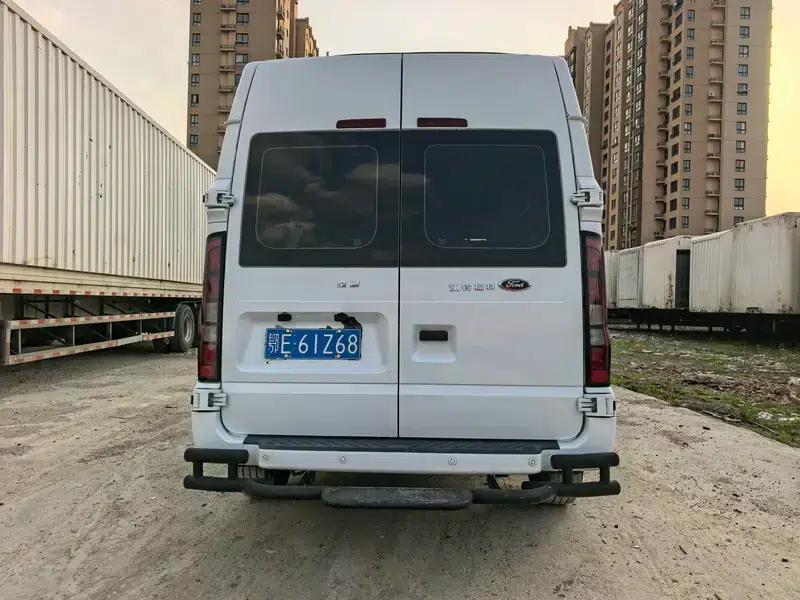 The new generation Ford Transit 2021 Pro 2.2T manual logistics van, short wheelbase, 6 seats, mid-roof. — миниатюра 5