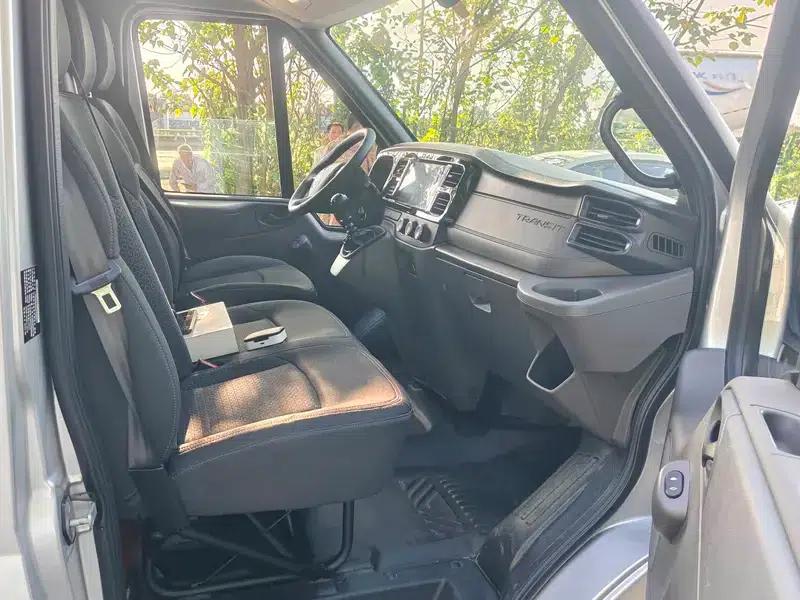 The new generation Ford Transit 2021 Pro 2.2T manual van, long wheelbase, 3 seats, high roof. — миниатюра 6