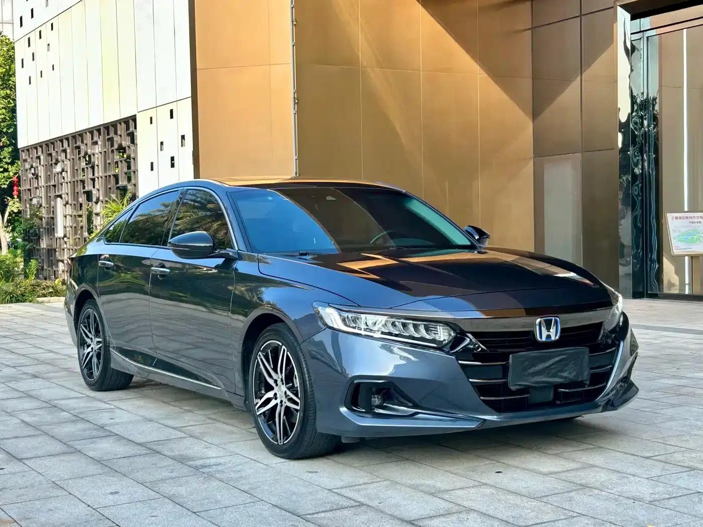 2022 Honda Accord Hybrid 2.0L Phantom Night Edition — миниатюра 3