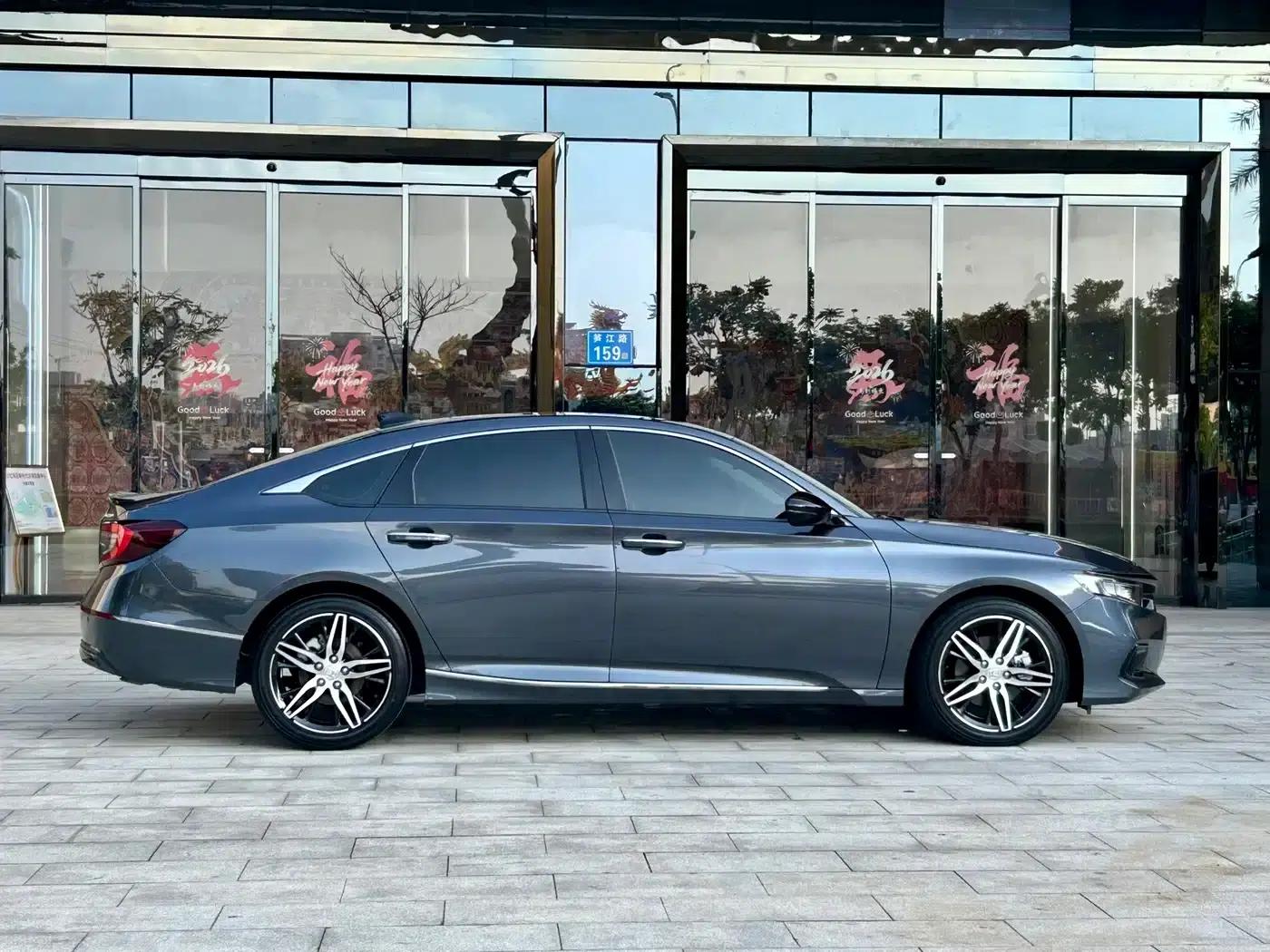 2022 Honda Accord Hybrid 2.0L Phantom Night Edition — миниатюра 4