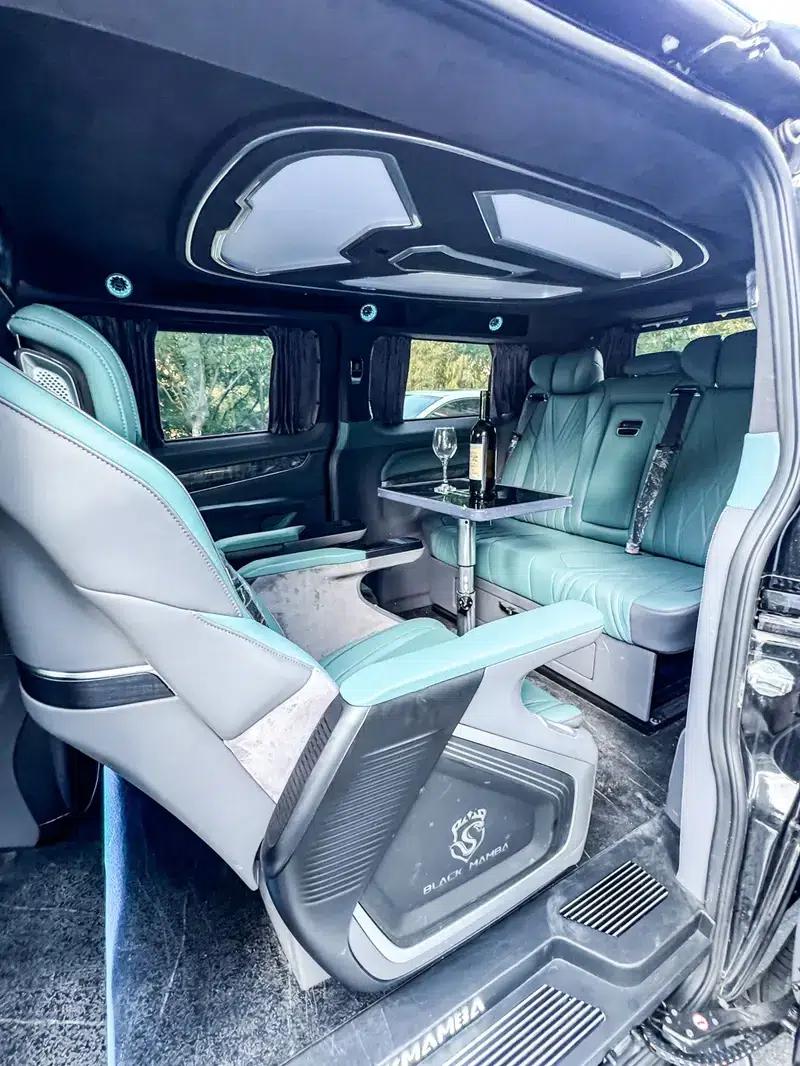 Tourneo 2025 2.0T Automatic Front-Wheel Drive 7-Seater Factory Custom Edition — миниатюра 17