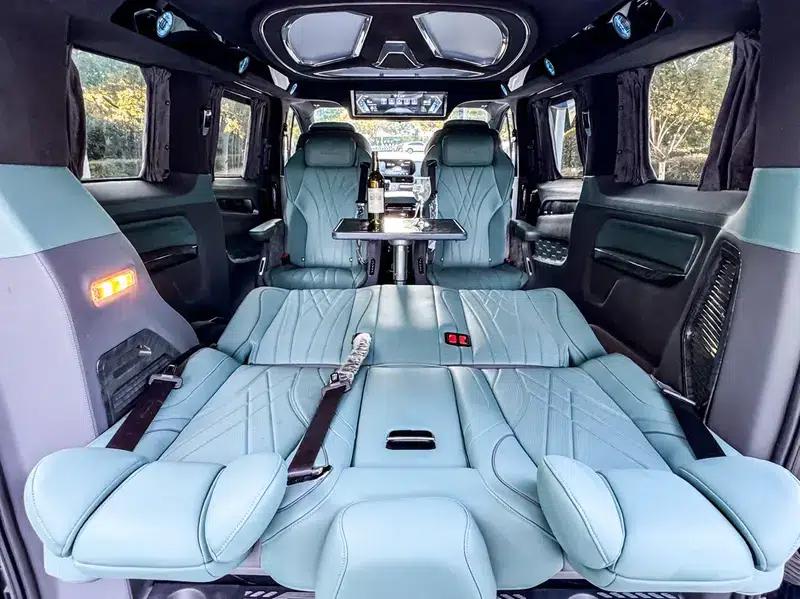 Tourneo 2025 2.0T Automatic Front-Wheel Drive 7-Seater Factory Custom Edition — миниатюра 25