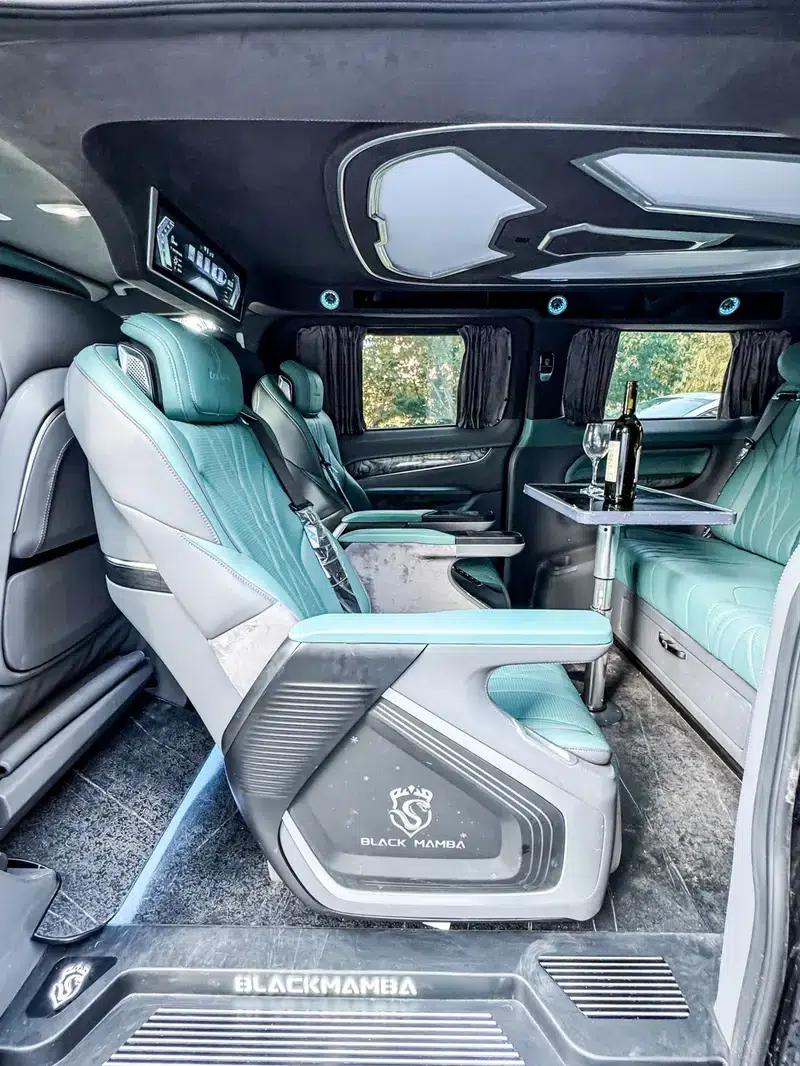 Tourneo 2025 2.0T Automatic Front-Wheel Drive 7-Seater Factory Custom Edition — миниатюра 29