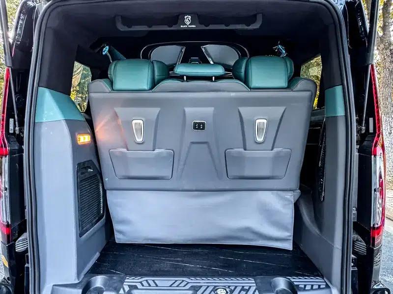 Tourneo 2025 2.0T Automatic Front-Wheel Drive 7-Seater Factory Custom Edition — миниатюра 34