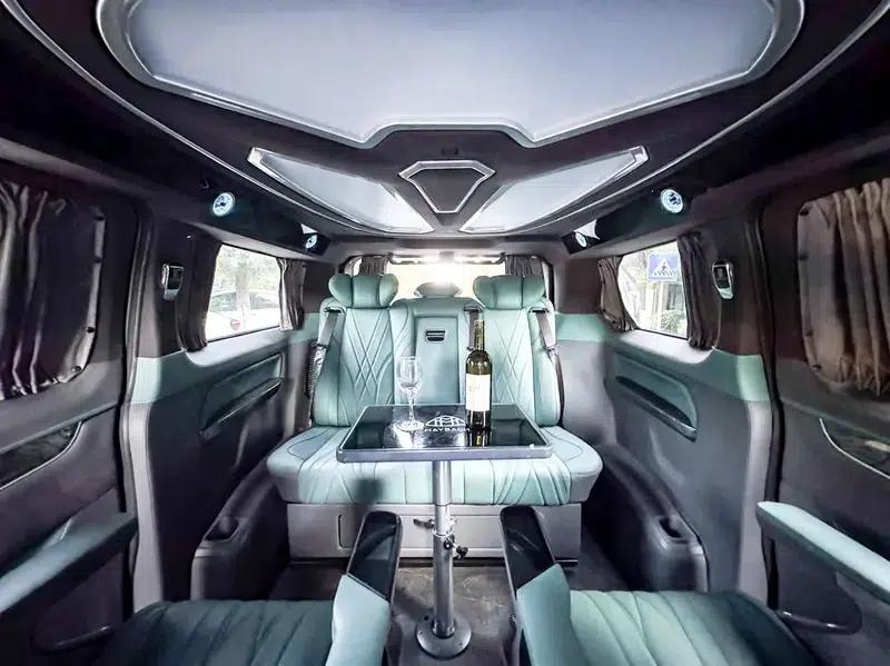 Tourneo 2025 2.0T Automatic Front-Wheel Drive 7-Seater Factory Custom Edition — миниатюра 38
