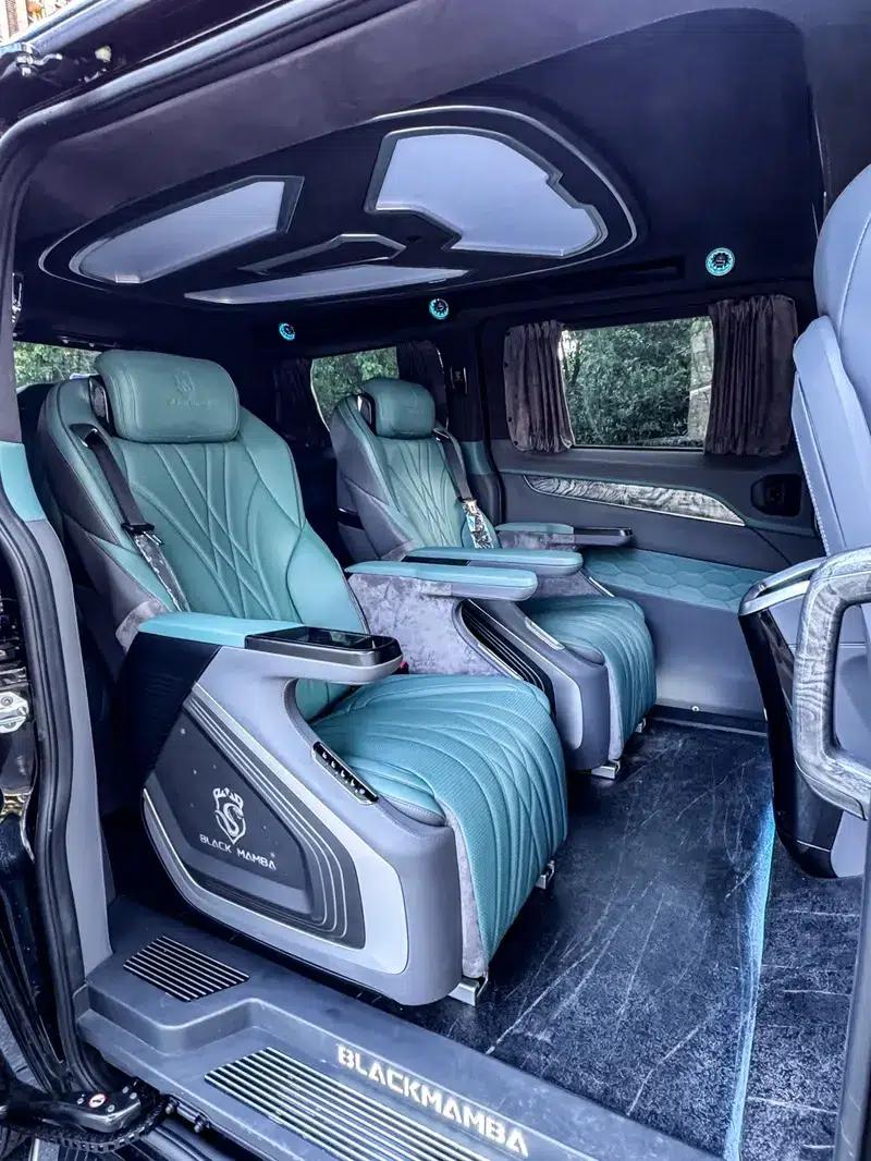 Tourneo 2025 2.0T Automatic Front-Wheel Drive 7-Seater Factory Custom Edition — миниатюра 8