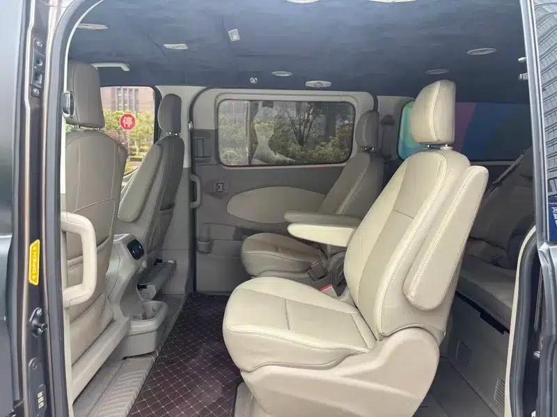 Tourneo 2016 2.0T Manual Elite Edition — миниатюра 11