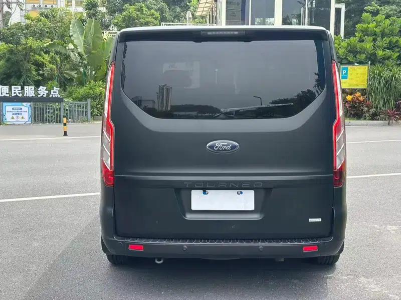 Tourneo 2016 2.0T Manual Elite Edition — миниатюра 6