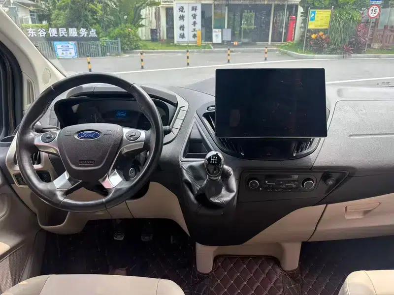 Tourneo 2016 2.0T Manual Elite Edition — миниатюра 9