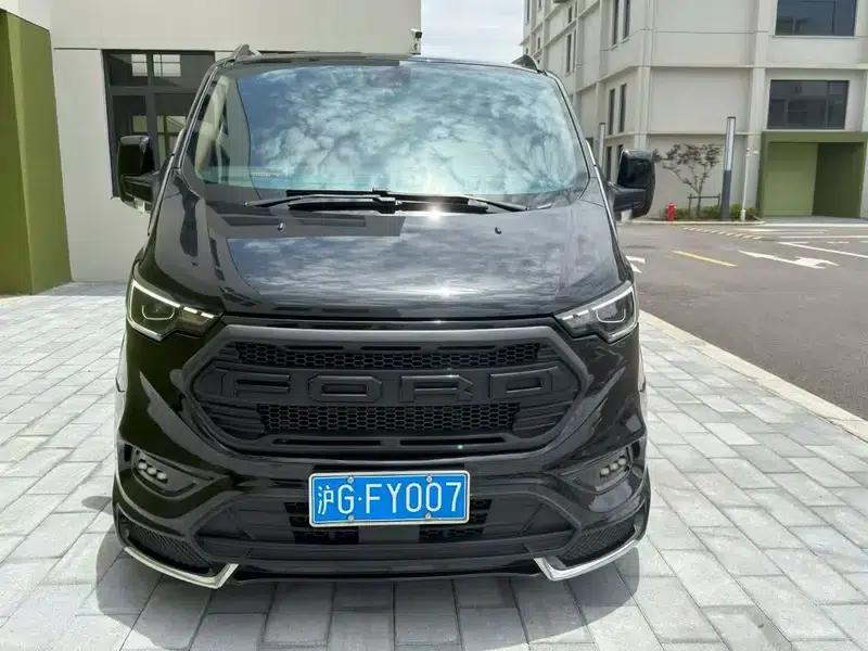 2023 Tourneo 2.0L Automatic Front-Wheel Drive 7-Seater Factory Custom Edition — миниатюра 2