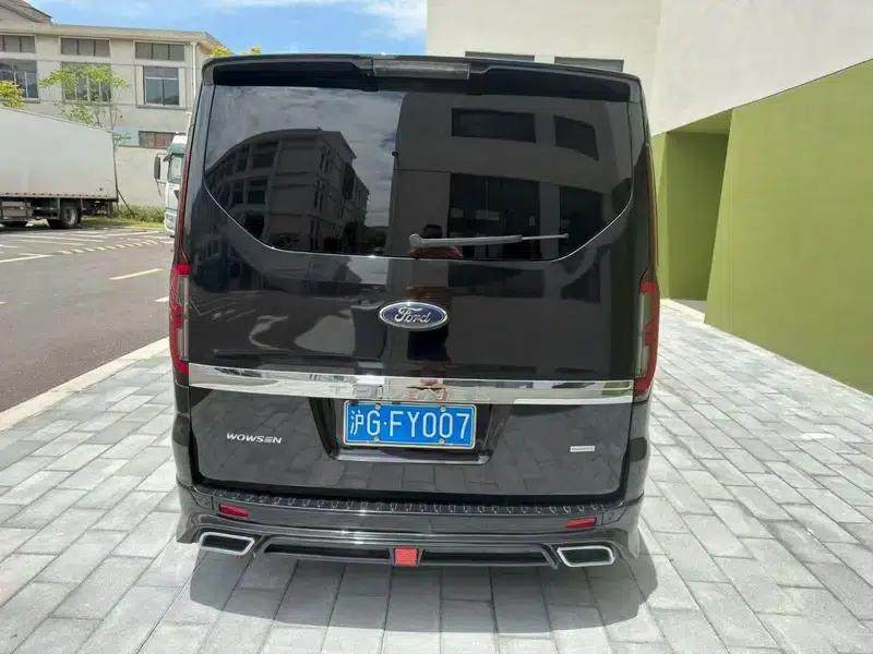 2023 Tourneo 2.0L Automatic Front-Wheel Drive 7-Seater Factory Custom Edition — миниатюра 5