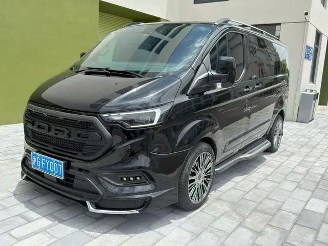2023 Tourneo 2.0L Automatic Front-Wheel Drive 7-Seater Factory Custom Edition