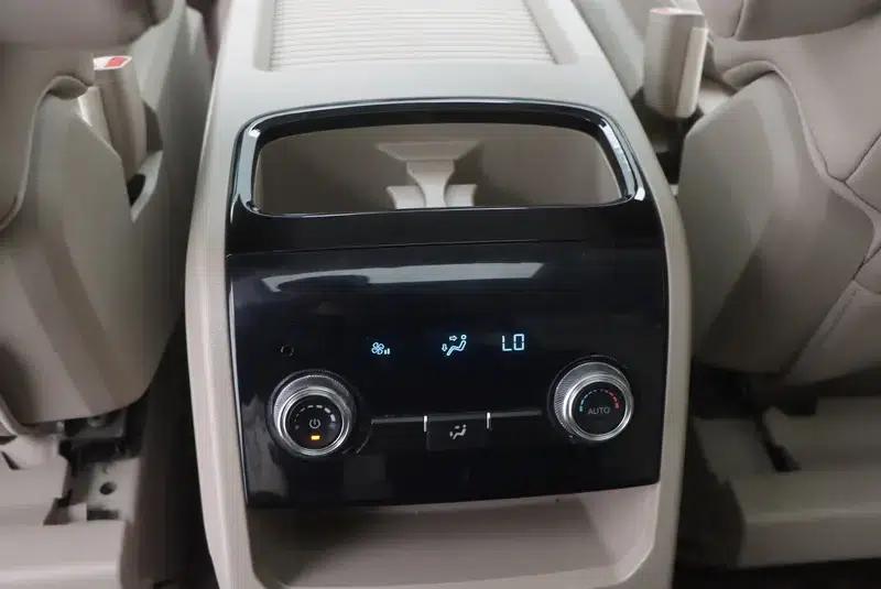 Tourneo 2023 2.0T Automatic Luxury Edition — миниатюра 5