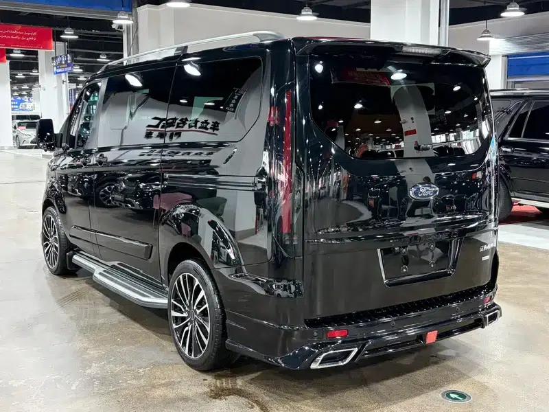 2023 Tourneo 2.0L Automatic Front-Wheel Drive 7-Seater Factory Custom Edition — миниатюра 4