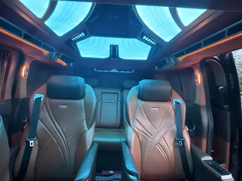 Tourneo 2022 2.0T Automatic Rear-Wheel Drive 7-Seater Factory Custom Edition — миниатюра 6