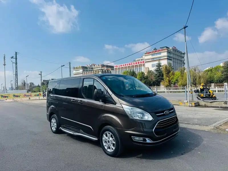 Tourneo 2016 2.0T Manual Elite Edition — миниатюра 3