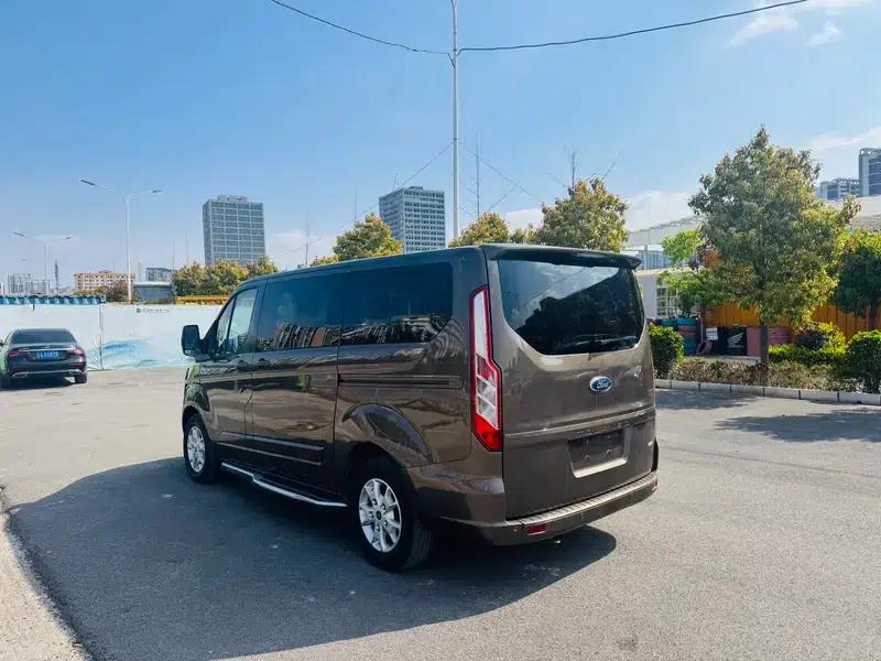 Tourneo 2016 2.0T Manual Elite Edition — миниатюра 4