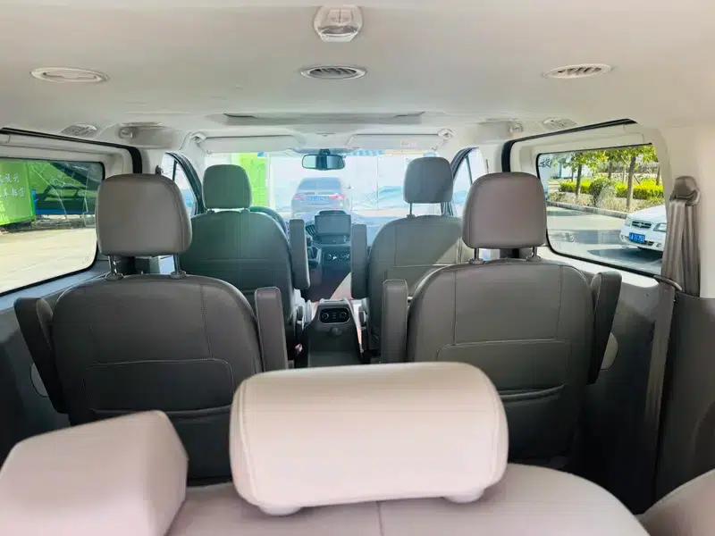 Tourneo 2016 2.0T Manual Elite Edition — миниатюра 6