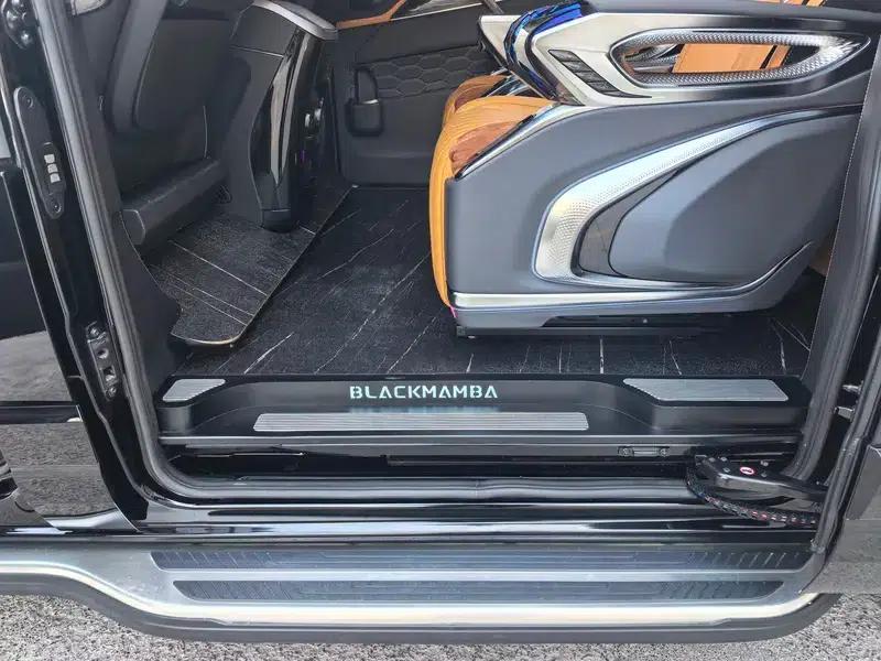 2024 Tourneo 2.0T Automatic Front-Wheel Drive 7-Seater Factory Custom Edition — миниатюра 15
