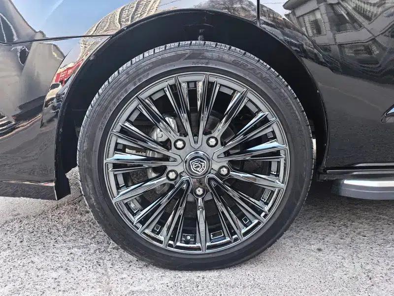 2024 Tourneo 2.0T Automatic Front-Wheel Drive 7-Seater Factory Custom Edition — миниатюра 17