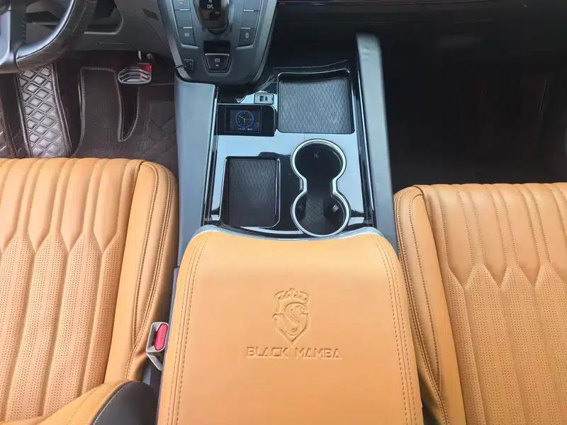 2024 Tourneo 2.0T Automatic Front-Wheel Drive 7-Seater Factory Custom Edition — миниатюра 29