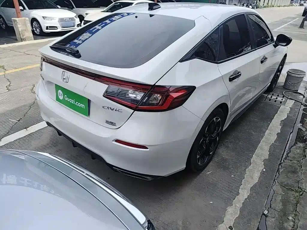2023 Civic Hatchaback 240TURBO CVT Extreme Edition — миниатюра 7