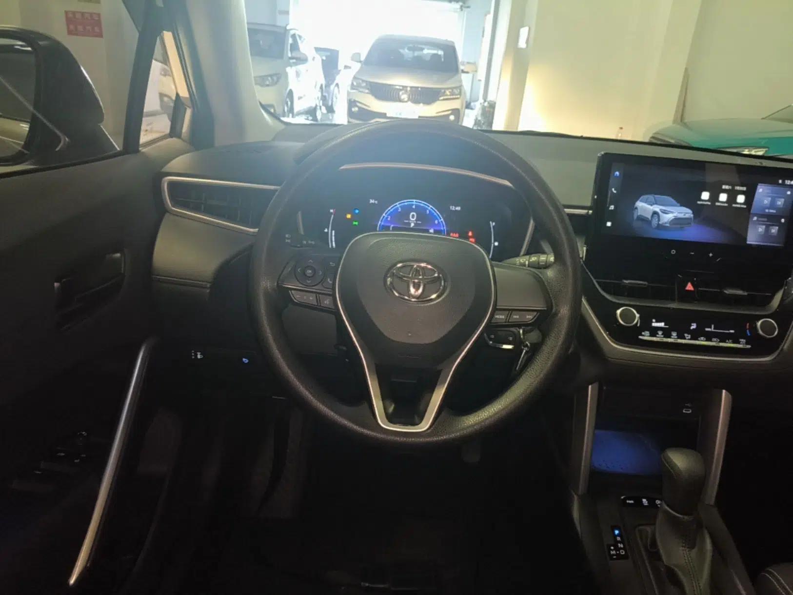 Toyota FRONTLANDER 2024 2.0L CVT Elite Plus Edition — миниатюра 18