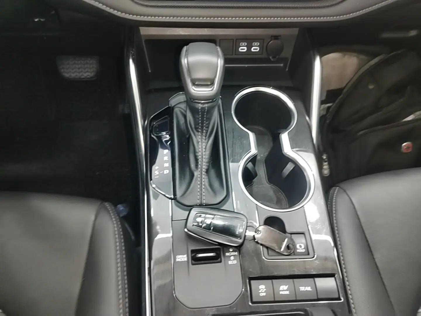 Toyota Crown Kluger 2023 2.5L HEV Four-Wheel Drive Luxury Edition — миниатюра 21
