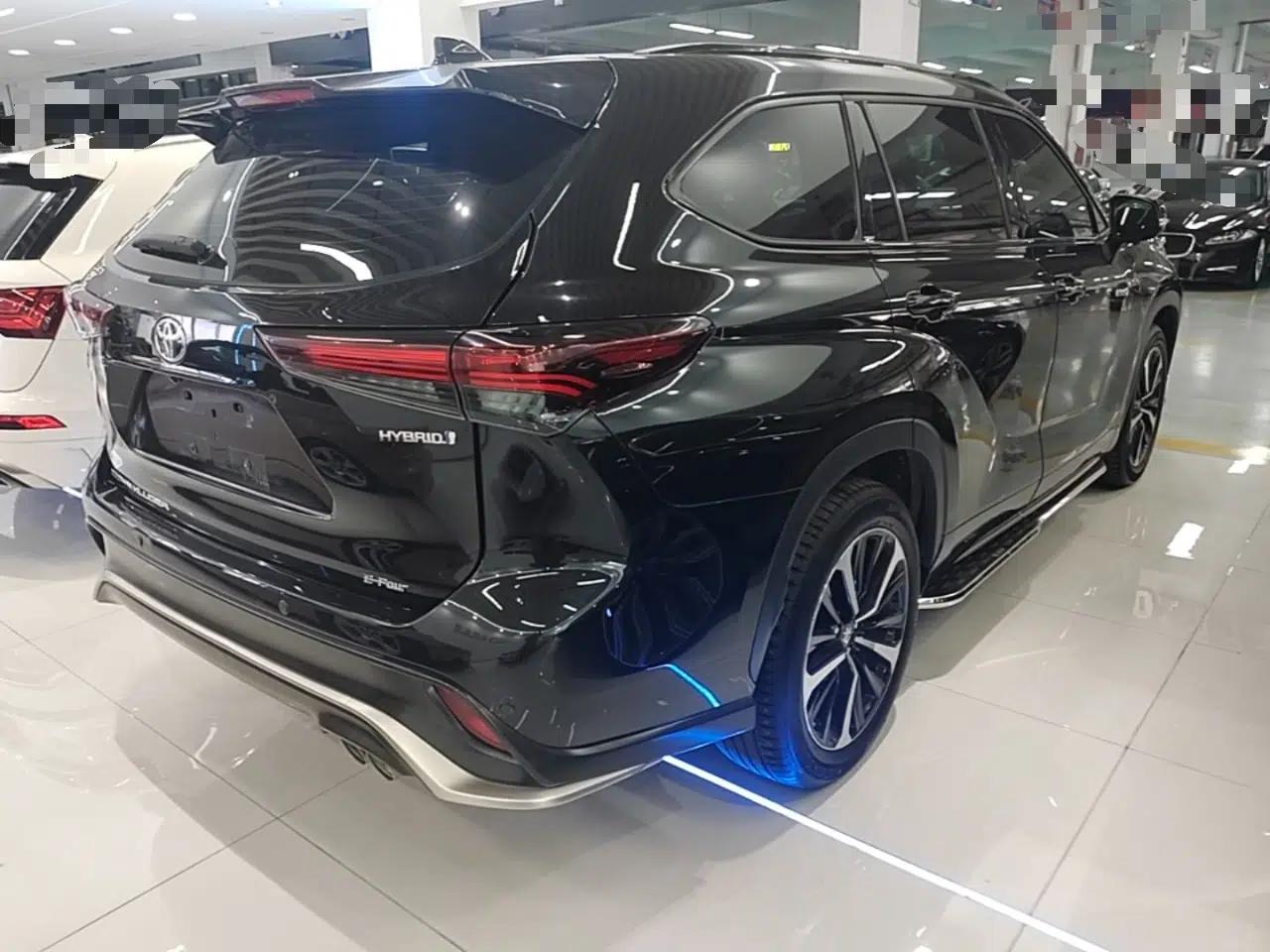 Toyota Crown Kluger 2023 2.5L HEV Four-Wheel Drive Luxury Edition — миниатюра 6