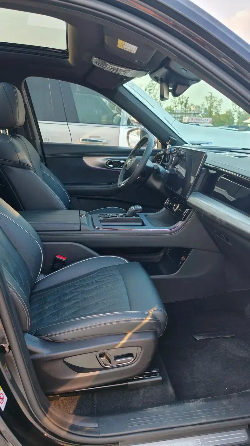 Trumpchi GS8 2022 Dual Engine Series 2.0TM Hybrid 2WD Premium Edition 7-Seater — миниатюра 6