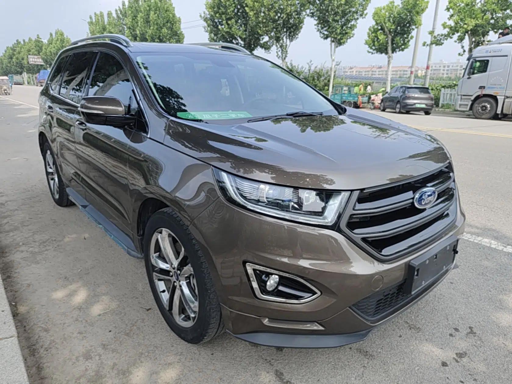 Ford Edge 2018 EcoBoost 245 Two-Wheel-Drive Sporty 7-Seater — миниатюра 3