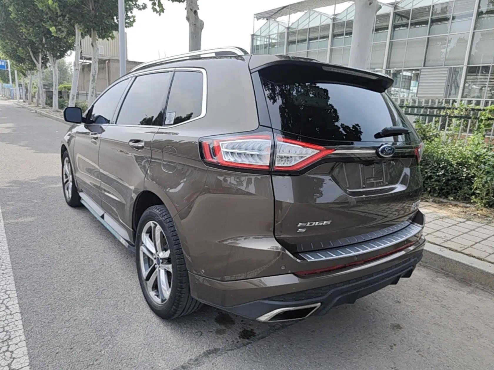Ford Edge 2018 EcoBoost 245 Two-Wheel-Drive Sporty 7-Seater — миниатюра 4